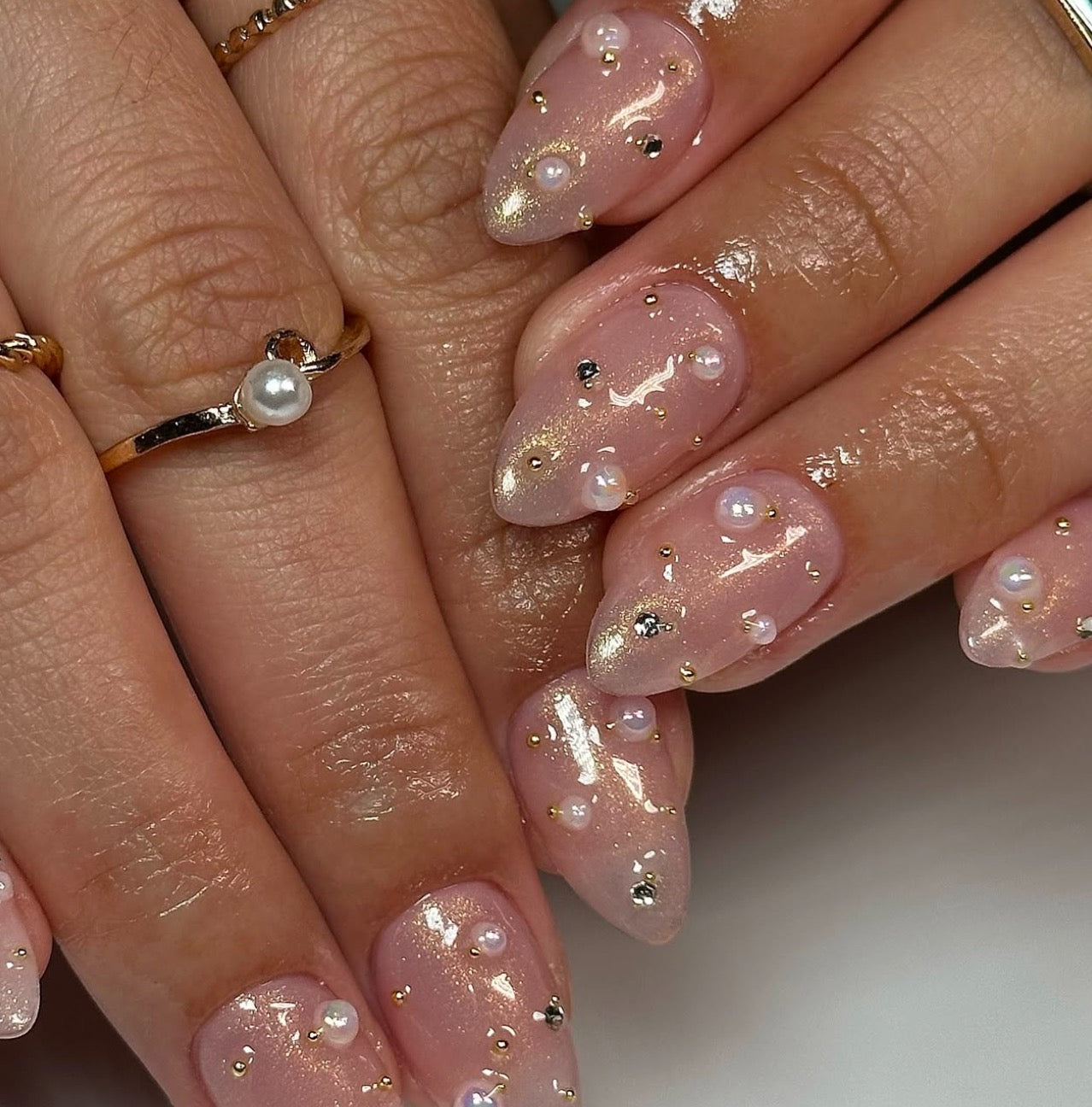 Pearl Elegance Press-On Nails